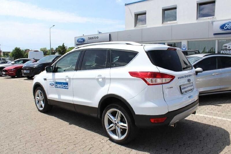 Gebraucht Ford Kuga Titanium 150 PS (110 kW) 2015 Weiß SUV