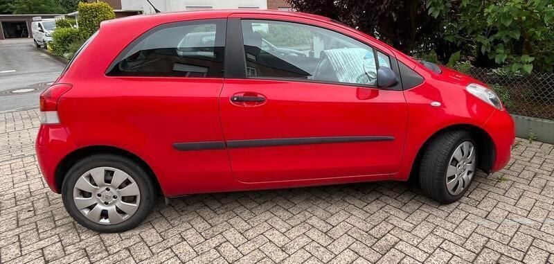 Rot Gebraucht 2009 Toyota Yaris Cool Kleinwagen | 1.999 € (Guter Preis) - Bild 1/4