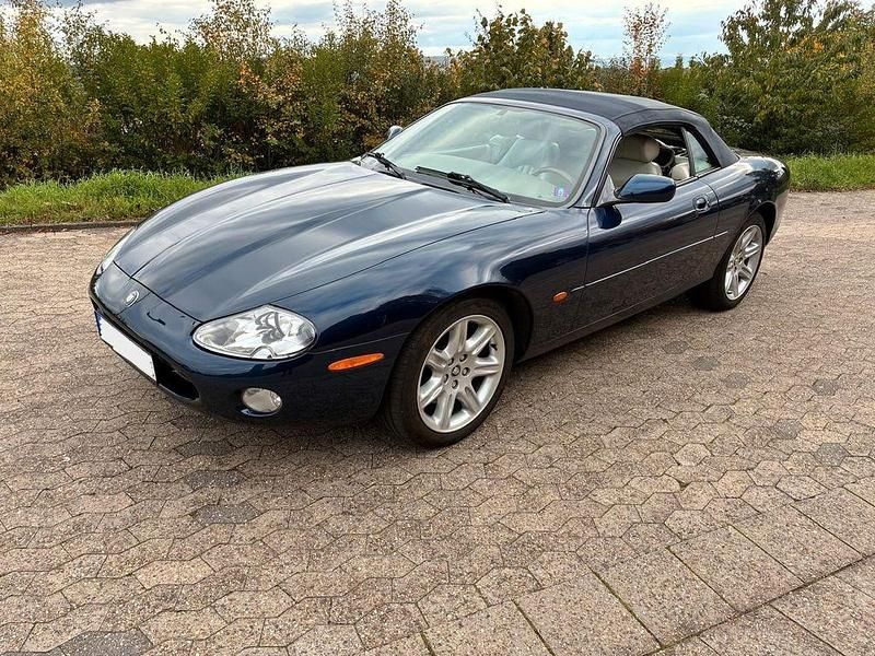 Blau Gebraucht 2001 Jaguar XK8 Cabrio | 25.800 € - Bild 1/4