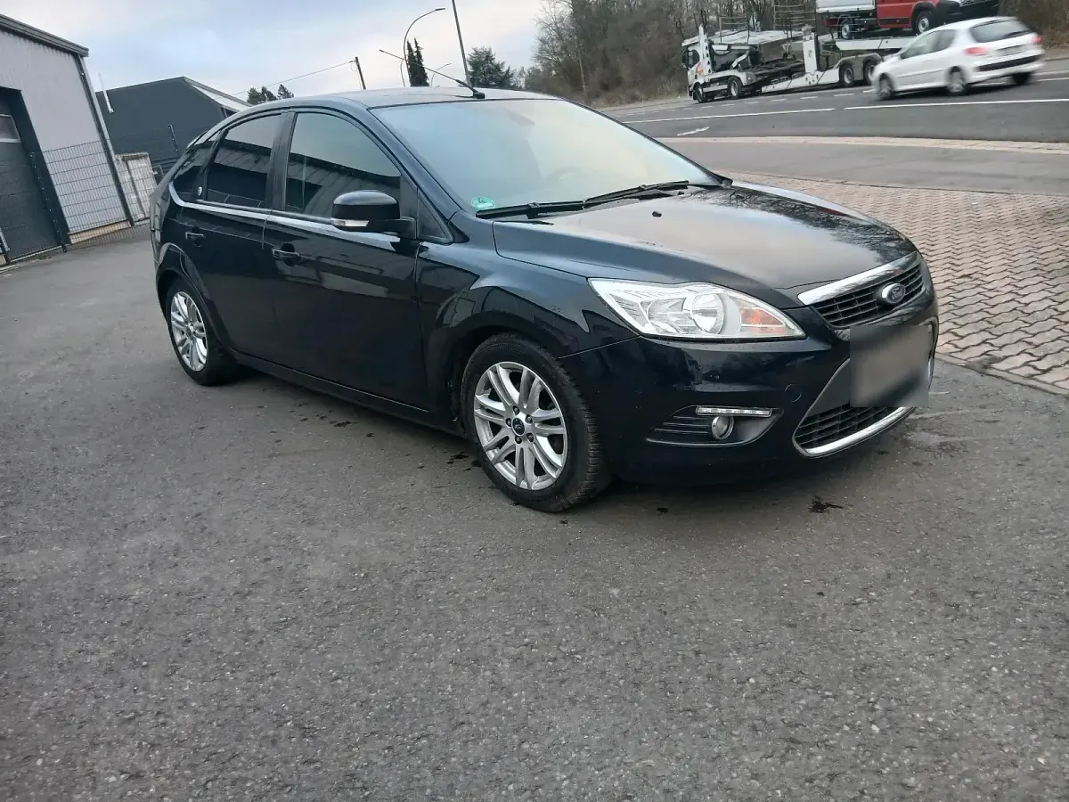Gebraucht Ford Focus 101 PS (74 kW) 2009 Schwarz Kleinwagen