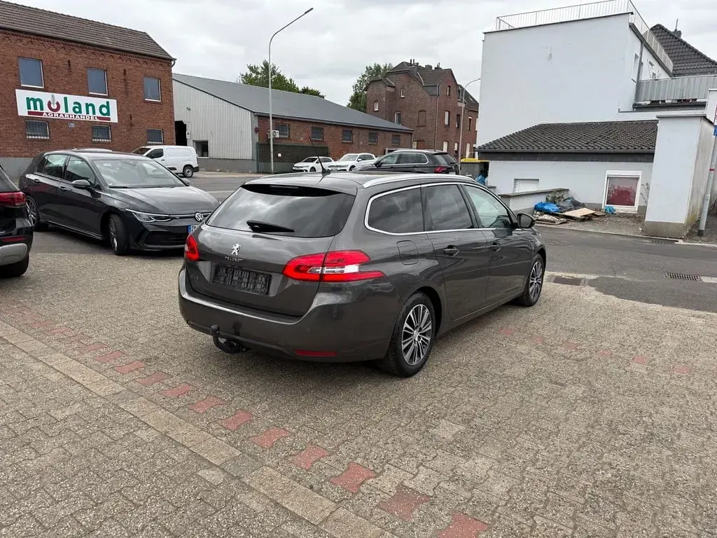 Gebraucht Peugeot 308 SW Allure 131 PS (96 kW) 2021 Gris platinium Kombi