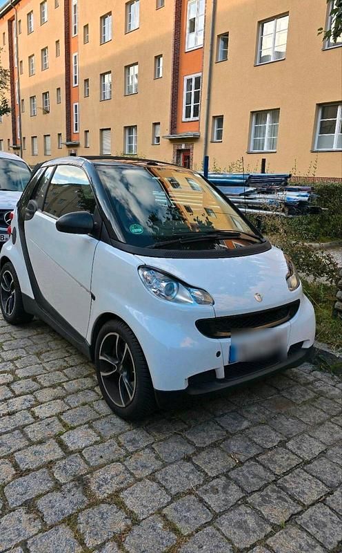 Weiß Gebraucht 2009 Smart ForTwo Cabrio Cabrio | 3.699 € (Guter Preis) - Bild 1/3