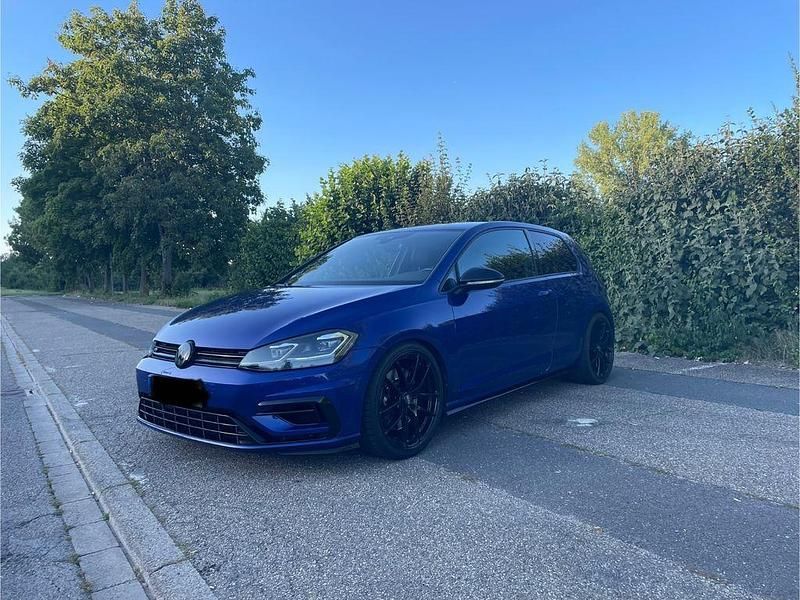 Blau Gebraucht 2017 VW Golf VII R Limousine | 23.999 € (Fairer Preis) - Bild 1/4