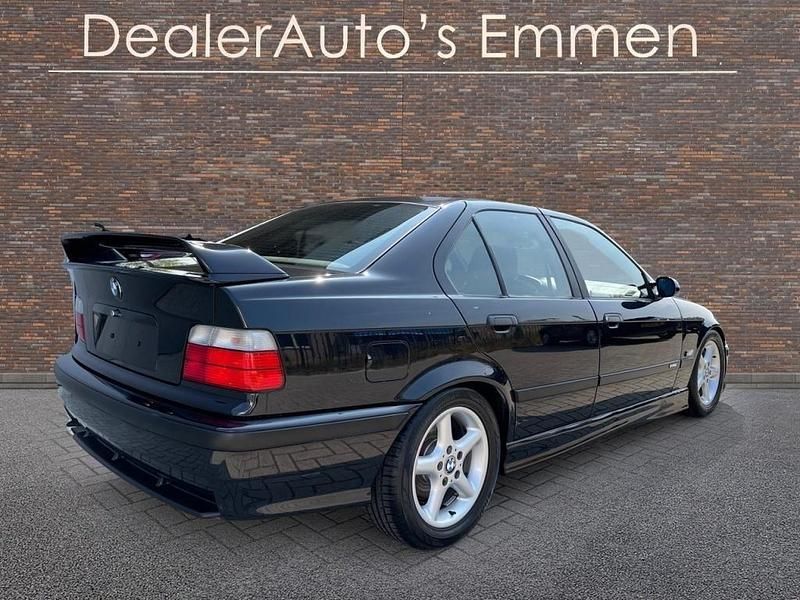 Gebraucht BMW 318 Performance 140 PS (102 kW) 1995 Schwarz Van
