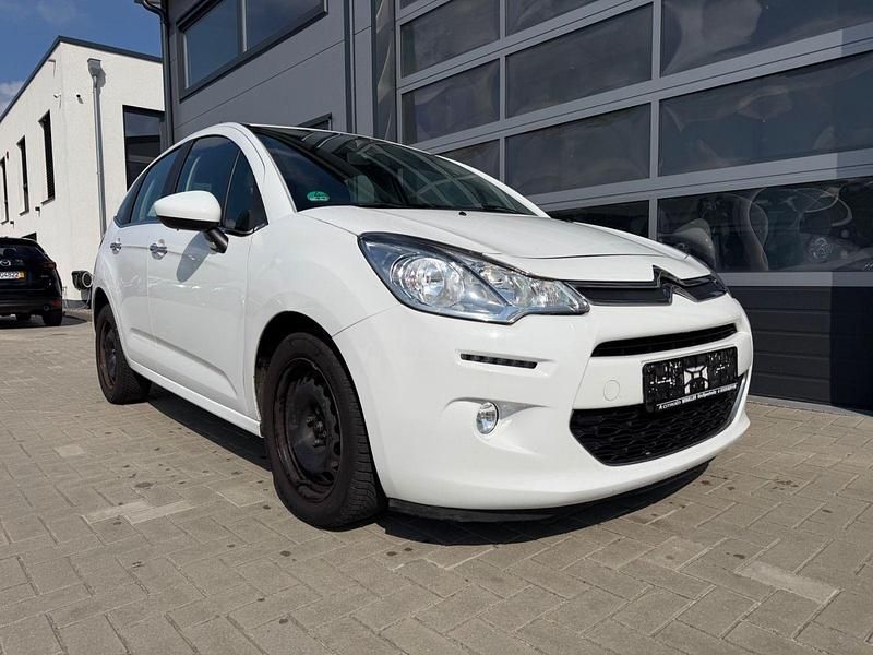 Gebraucht Citroën C3 SELECTION 82 PS (60 kW) 2016 Weiß Limousine