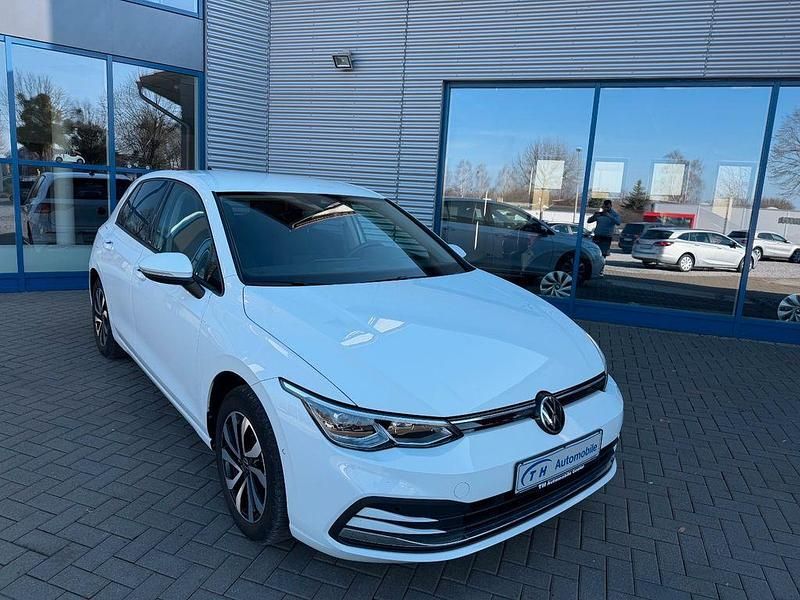 Gebraucht VW Golf VIII Active 150 PS (110 kW) 2022 Weiß Limousine