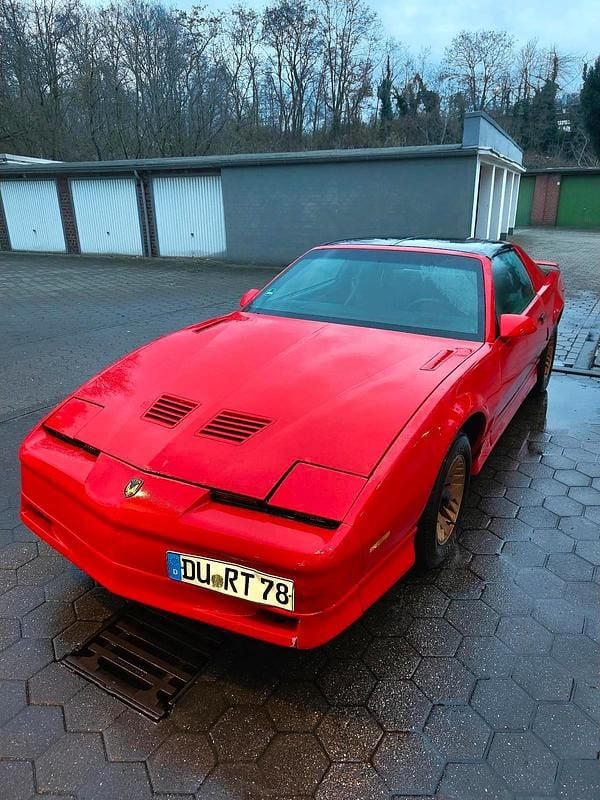 Rot Gebraucht 2021 Pontiac Trans Am Coupé | 25.000 € - Bild 1/4