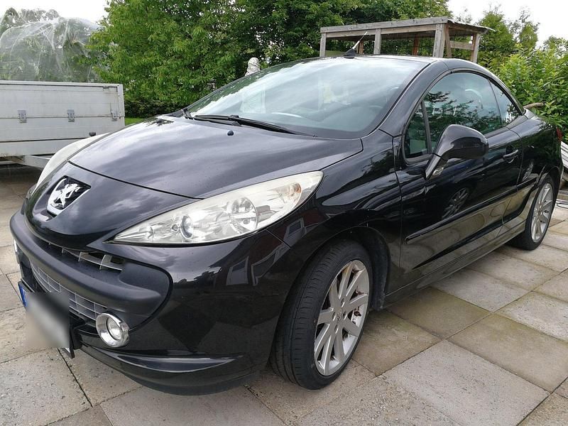 Gebraucht 2010 Peugeot 207 CC Roland Garros Cabrio | 3.900 € (Teuer) - Bild 1/4