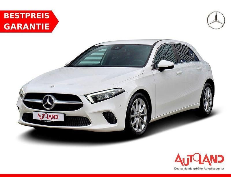 Weiß Gebraucht 2019 Mercedes A180 Progressive Limousine | 24.990 € (Etwas zu teuer) - Bild 1/4