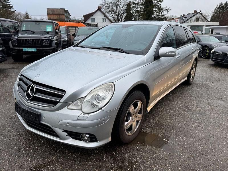Silber Gebraucht 2008 Mercedes R320 AMG line Van / Kleinbus | 8.500 € (Fairer Preis) - Bild 1/4