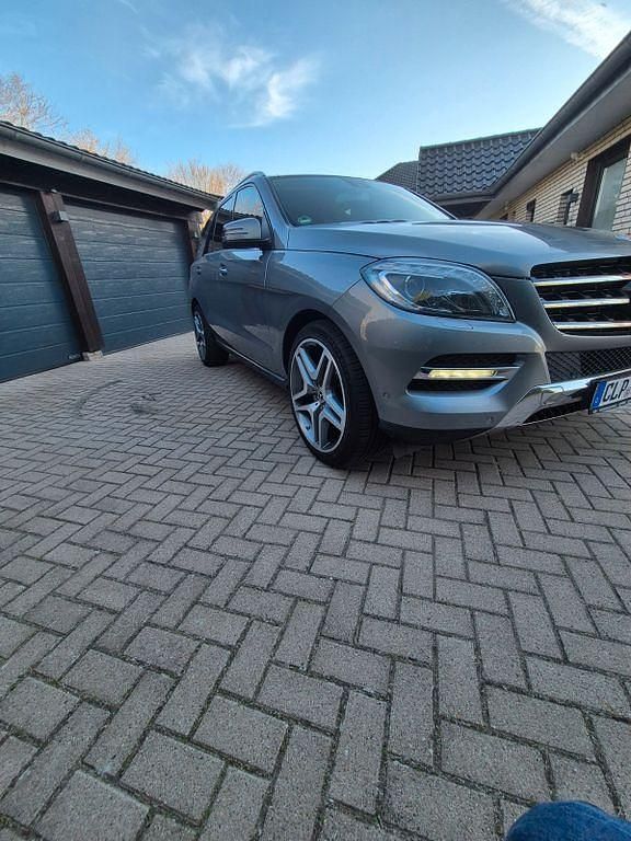 Gebraucht Mercedes ML350 258 PS (189 kW) 2013 Grau SUV