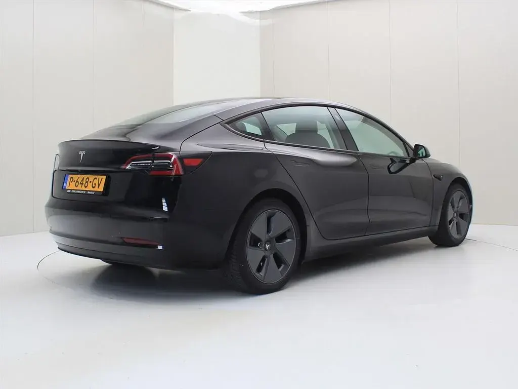 Gebraucht Tesla Model 3 Standard Range 225 kW (306 PS) 2022 Schwarz Limousine
