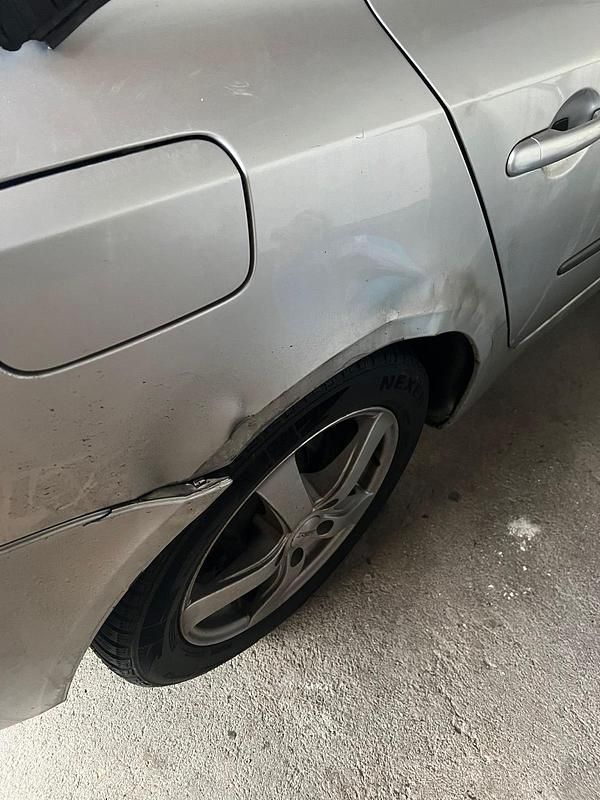 Gebraucht Renault Laguna II 116 PS (85 kW) 2004 Silber Limousine