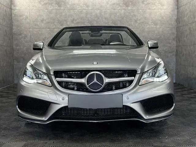 Gebraucht Mercedes E250 AMG line 204 PS (150 kW) 2015 Silber metallic