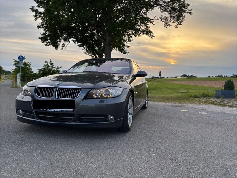 Grau Gebraucht 2008 BMW 330 Performance Limousine | 9.000 € - Bild 1/4