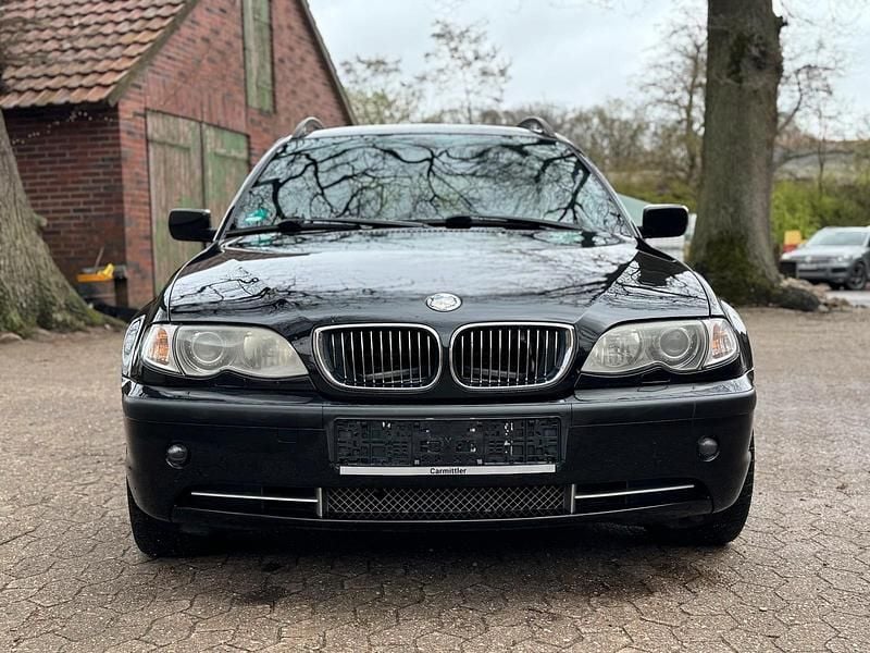 Gebraucht BMW 330 Basis 231 PS (169 kW) 2002 Schwarz Kombi