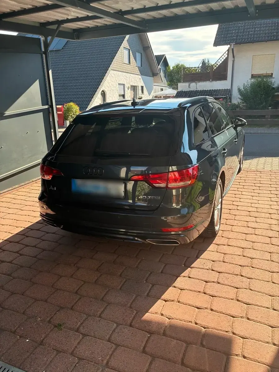 Gebraucht Audi A4 190 PS (139 kW) 2019 Grau Kombi
