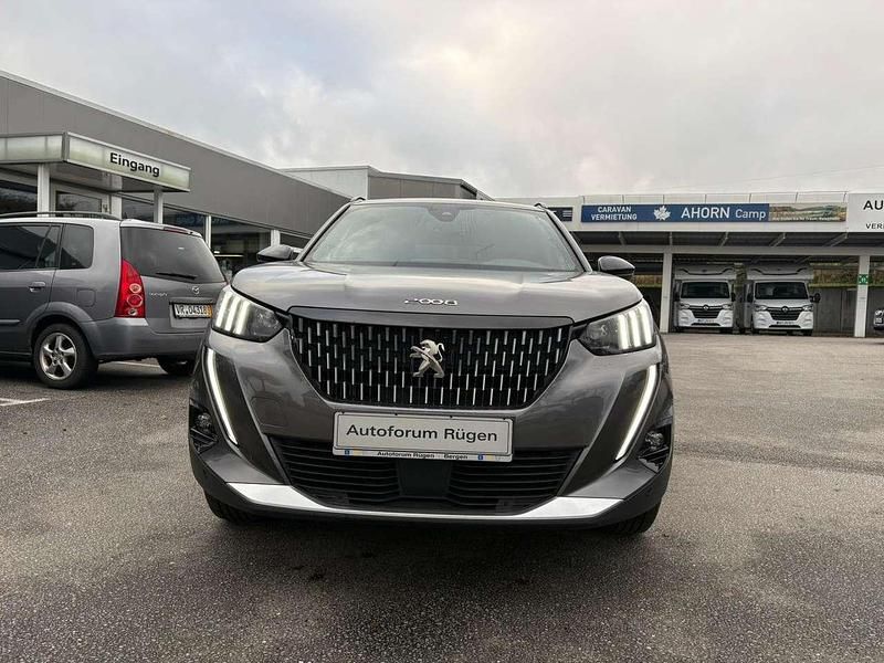 Platinumgrau Gebraucht 2022 Peugeot 2008 GT SUV | 22.150 € (Etwas zu teuer) - Bild 1/4