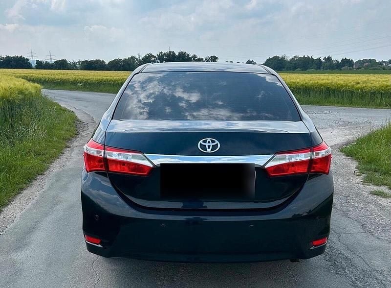 Gebraucht Toyota Corolla Executive 132 PS (97 kW) 2015 Blau Limousine