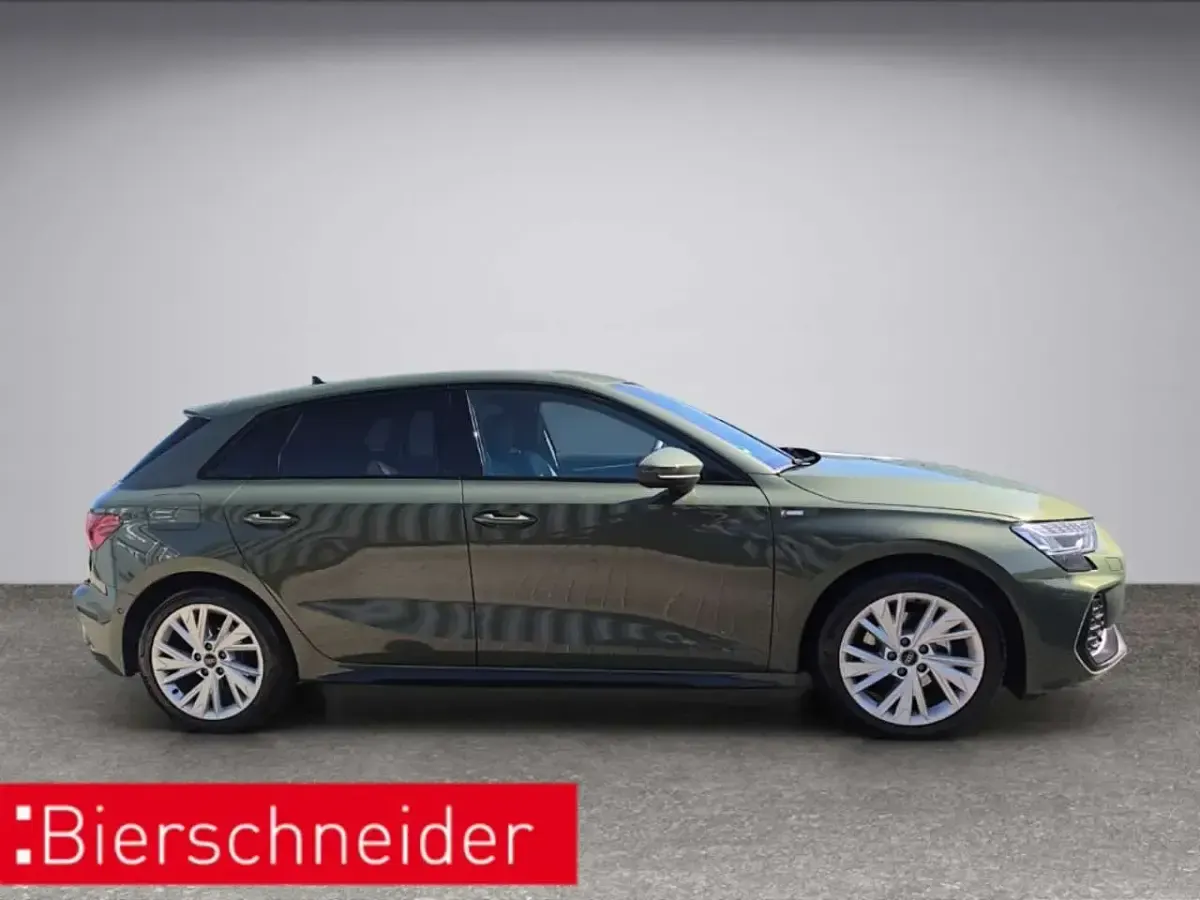 Gebraucht Audi A3 S-Line 116 PS (85 kW) 2025 Distriktgrün Limousine