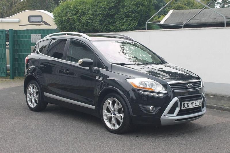 Gebraucht Ford Kuga Individual 163 PS (119 kW) 2012 Schwarz SUV