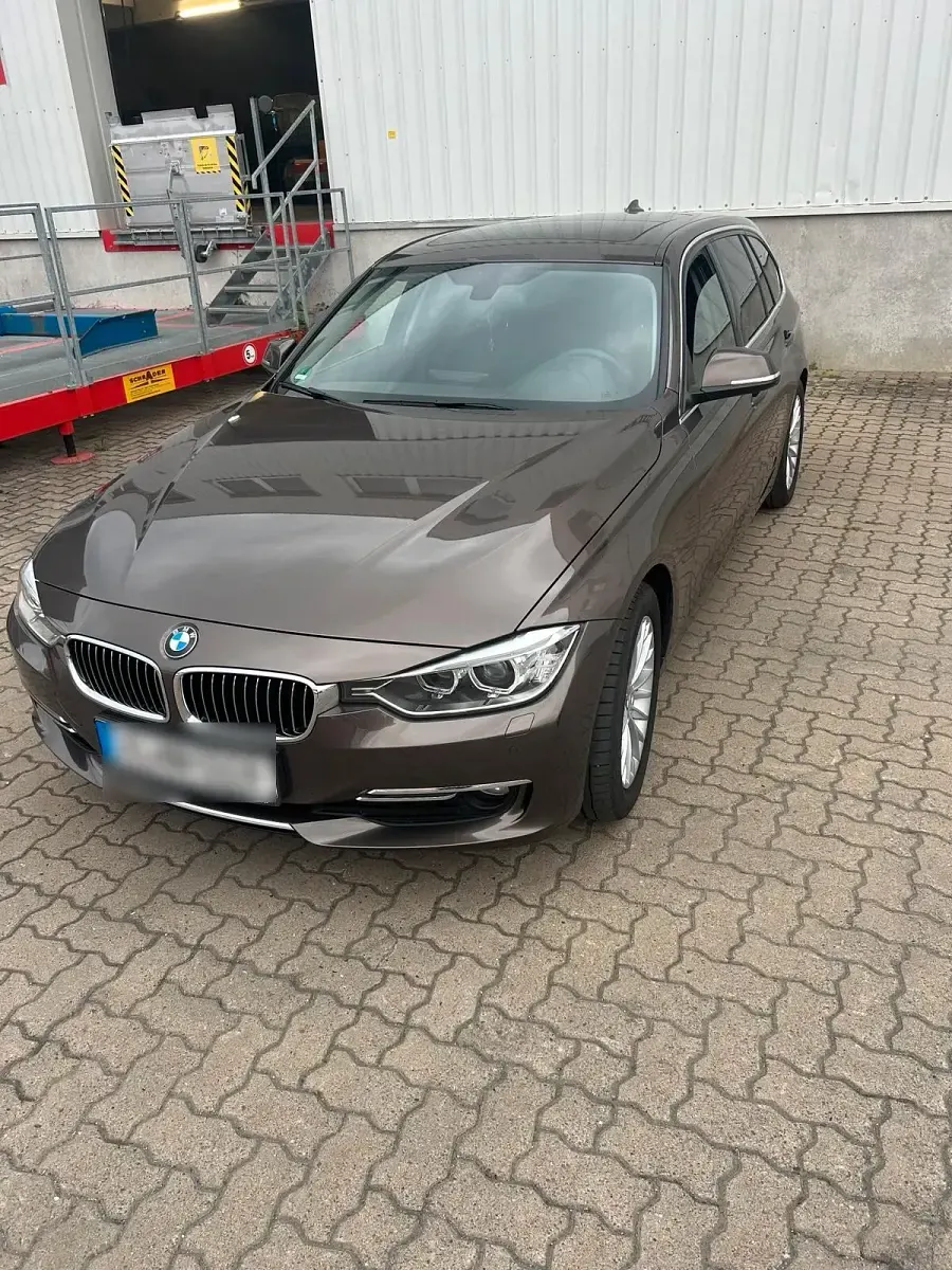 Gebraucht BMW 318 Luxury Line 143 PS (105 kW) 2013 Andere farben Kombi