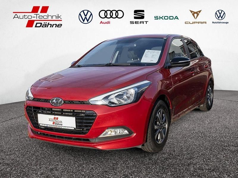Rot Gebraucht 2018 Hyundai i20 Passion Limousine | 9.480 € (Fairer Preis) - Bild 1/4