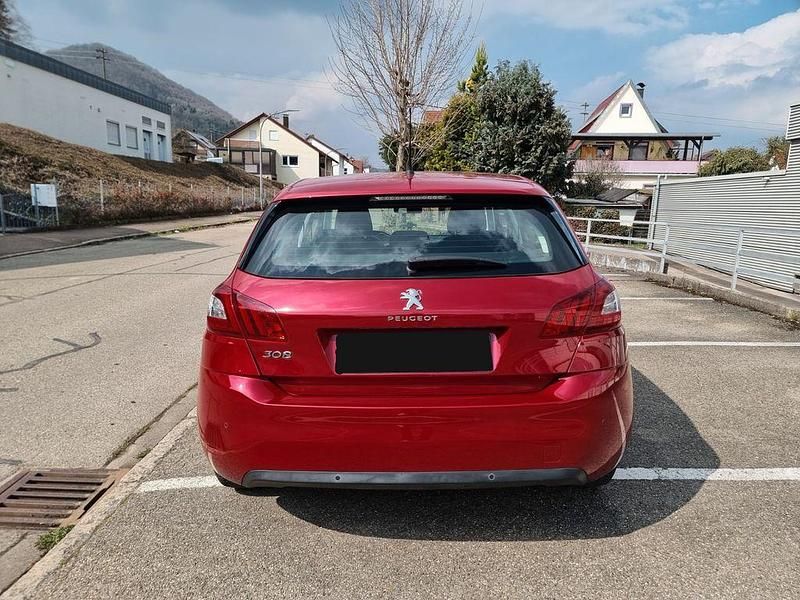 Gebraucht Peugeot 308 82 PS (60 kW) 2014 Rot Limousine