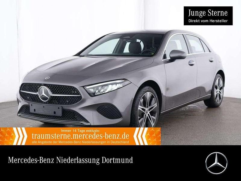 Grau Gebraucht 2024 Mercedes A250 Advanced Plus Limousine | 31.490 € (Guter Preis) - Bild 1/3