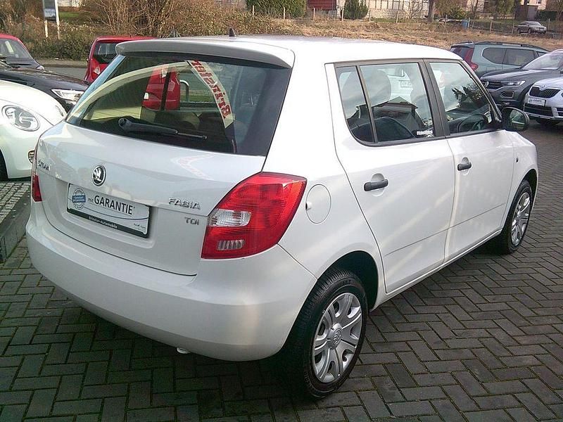 Gebraucht Skoda Fabia Active 75 PS (55 kW) 2013 Weiß Limousine
