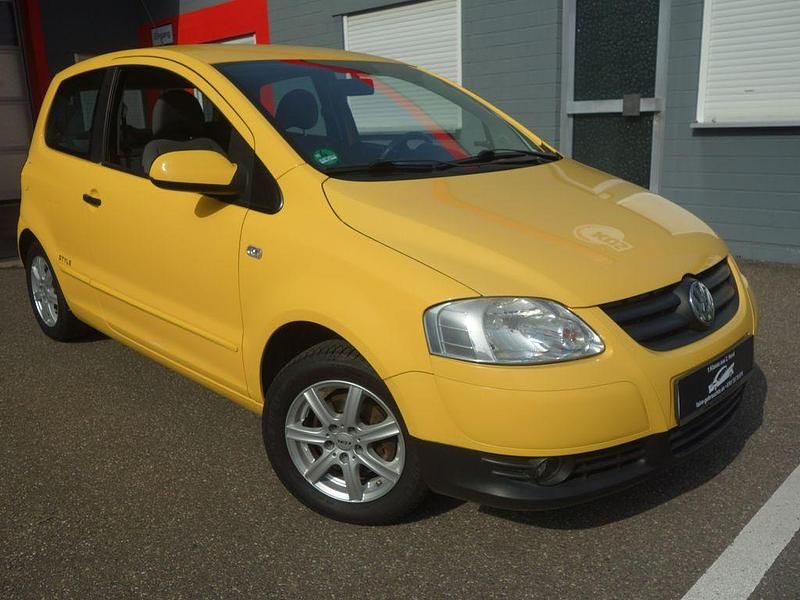 Gebraucht VW Fox Style 54 PS (39 kW) 2011 Gelb Kleinwagen
