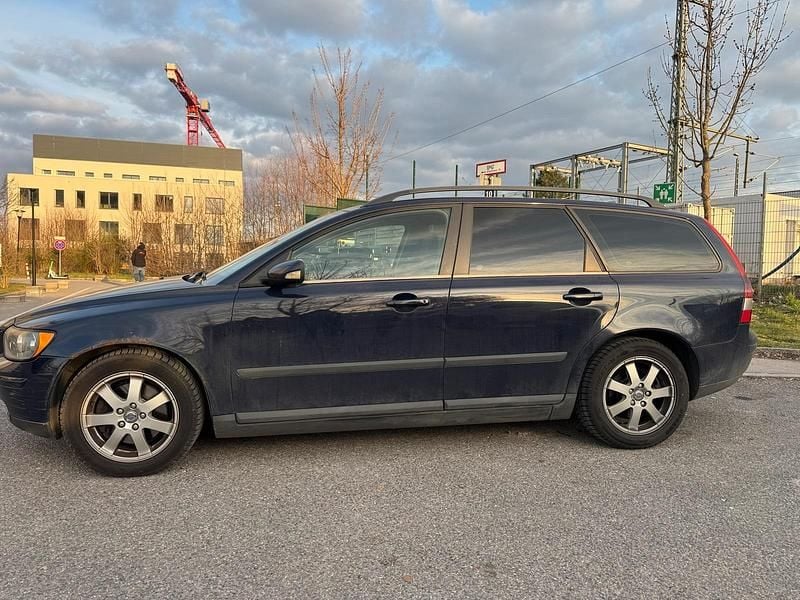 Usado Volvo V50 140 CV (102 kW) 2005 Azul Familiar