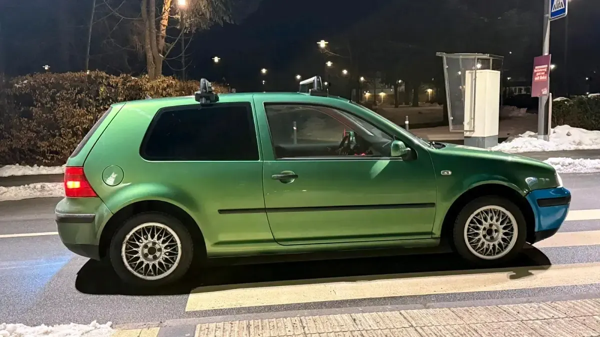 Second-hand VW Golf IV 101 CP (74 kW) 2002 Verde Berlinǎ