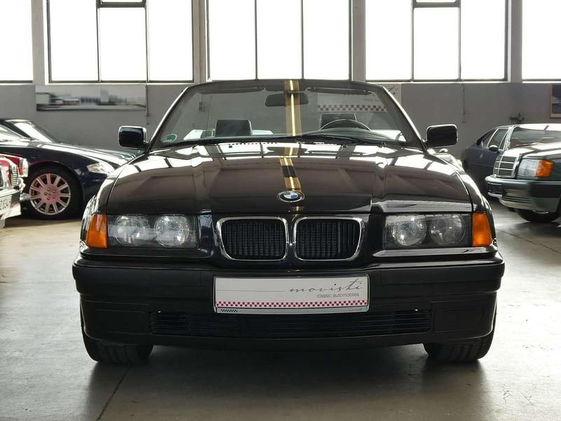 Cosmosschwarz Gebraucht 1997 BMW 320 Cabriolet Cabrio | 27.950 € - Bild 1/4