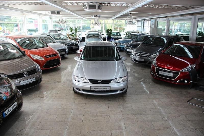 Gebraucht Opel Vectra 101 PS (74 kW) 2001 Grau Limousine