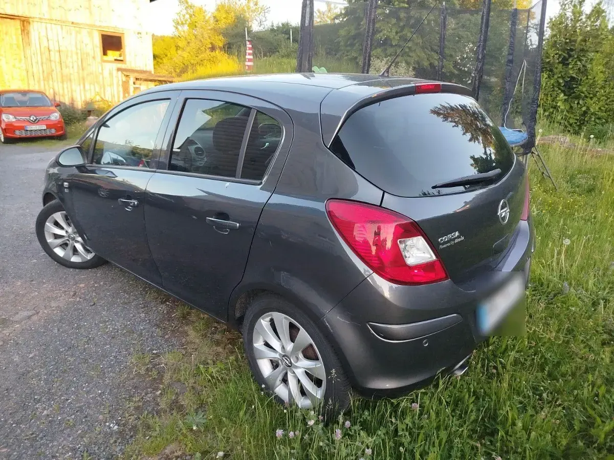 Gebraucht Opel Corsa 87 PS (63 kW) 2012 Grau Kleinwagen
