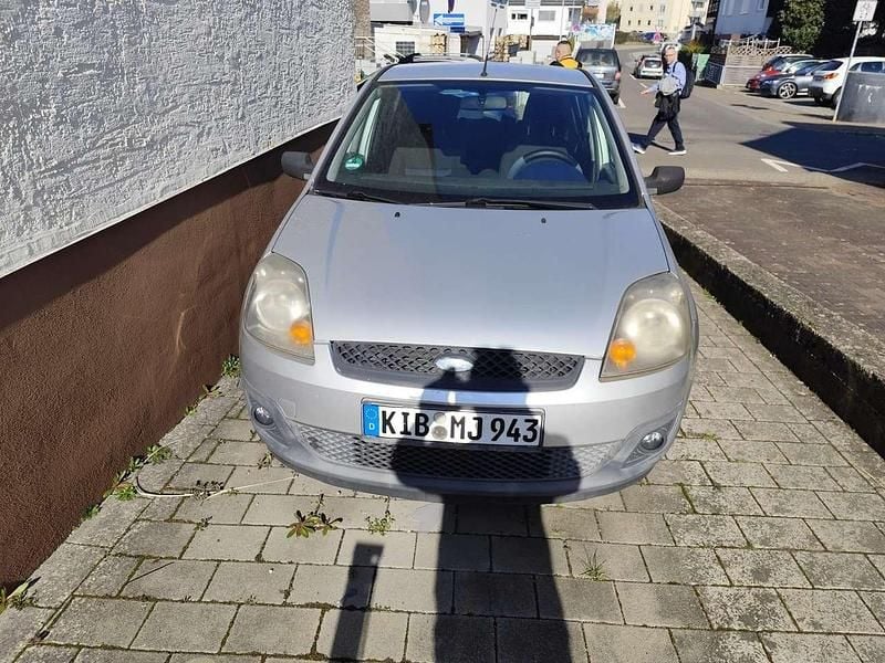 Gebraucht Ford Fiesta Style 80 PS (58 kW) 2007 Kleinwagen