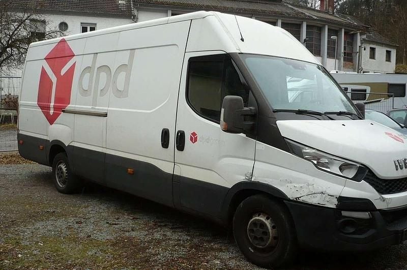 Gebraucht Iveco Daily 126 PS (92 kW) 2016 Weiß Van / Kleinbus