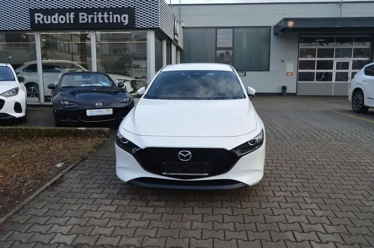 Neu Mazda 3 Center-Line 140 PS (102 kW) 2026 Arctic white Limousine