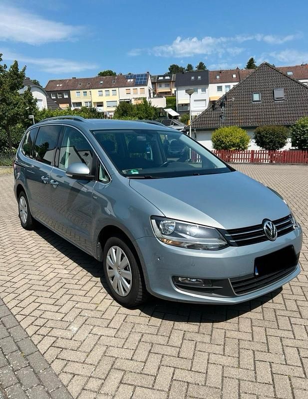 Grau Gebraucht 2015 VW Sharan Van / Kleinbus | 11.499 € (Superpreis) - Bild 1/4