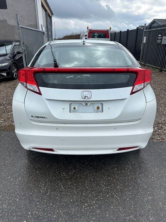 Second-hand Honda Civic 141 CP (103 kW) 2012 Alb Berlinǎ