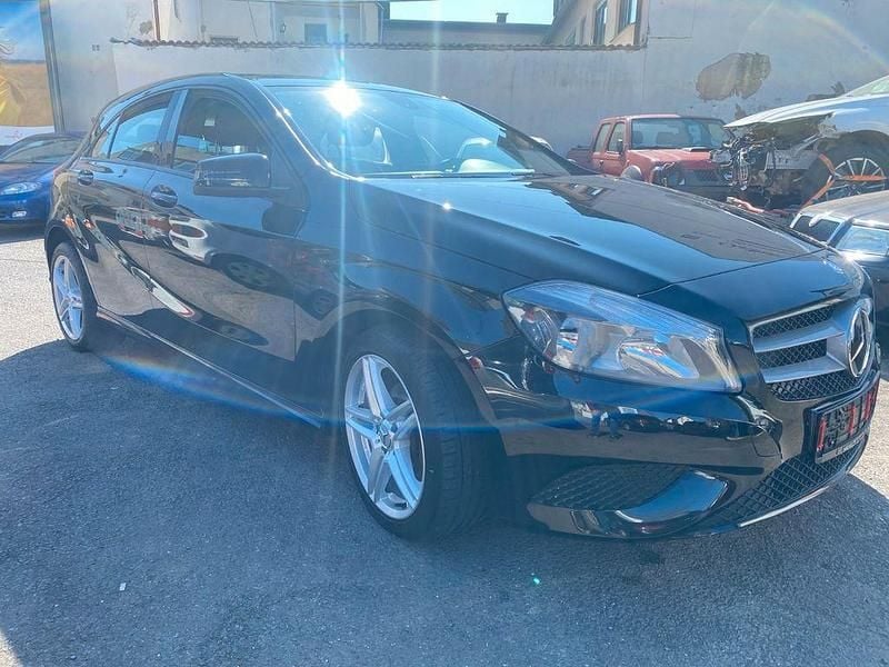 Schwarz Gebraucht 2013 Mercedes A180 Limousine | 8.400 € (Guter Preis) - Bild 1/4