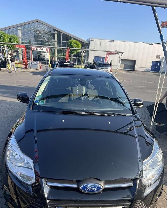 Gebraucht 2013 Ford Focus Limousine | 3.800 € - Bild 1/4