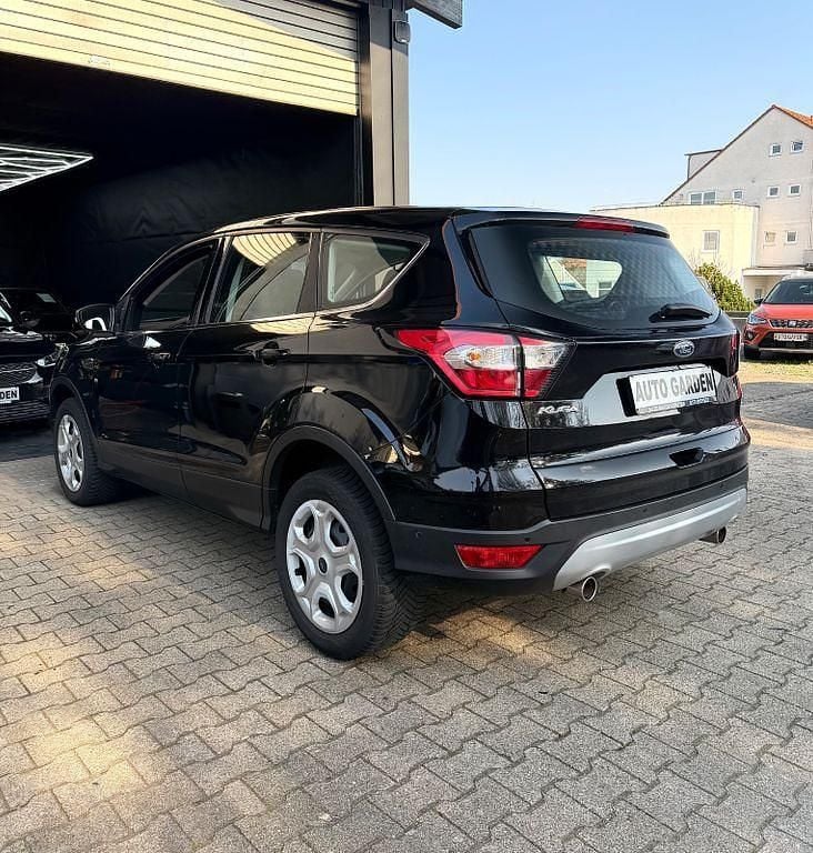 Gebraucht Ford Kuga Trend 120 PS (88 kW) 2019 Schwarz SUV