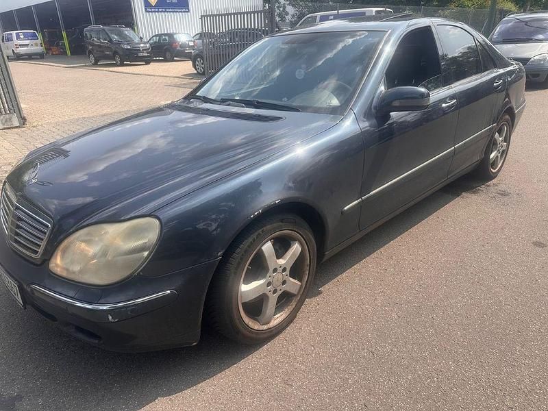 Blau Gebraucht 2002 Mercedes S320 Limousine | 1.990 € (Fairer Preis) - Bild 1/4