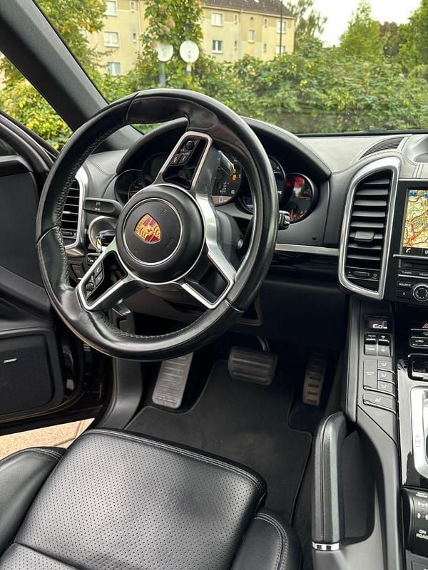 Second-hand Porsche Cayenne 262 CP (192 kW) 2014 Andere farben SUV