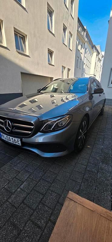 Gebraucht 2019 Mercedes E300 Kombi | 24.000 € (Etwas zu teuer) - Bild 1/4