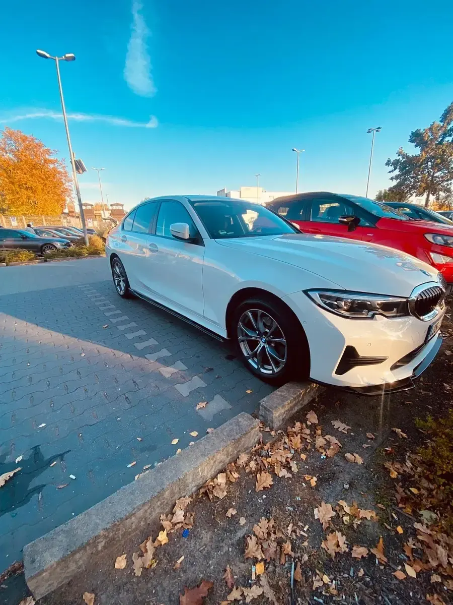 Gebraucht BMW 320 Sport Line 184 PS (135 kW) 2020 Weiß Limousine
