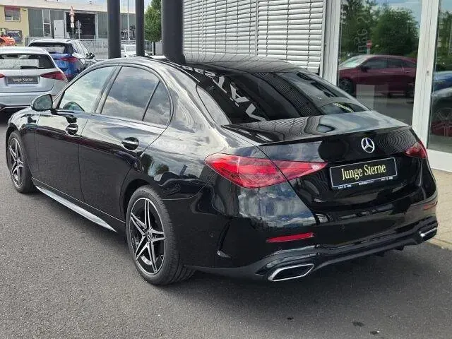 Gebraucht Mercedes C180 AMG 170 PS (125 kW) 2025 Lack obsidianschwarz Limousine