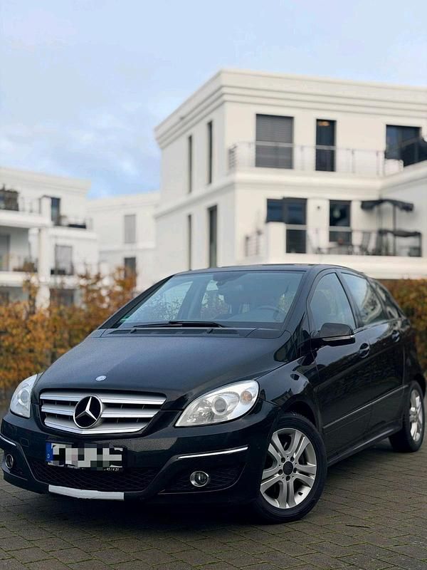 Schwarz Gebraucht 2008 Mercedes B200 Van / Kleinbus | 1.999 € (Fairer Preis) - Bild 1/4